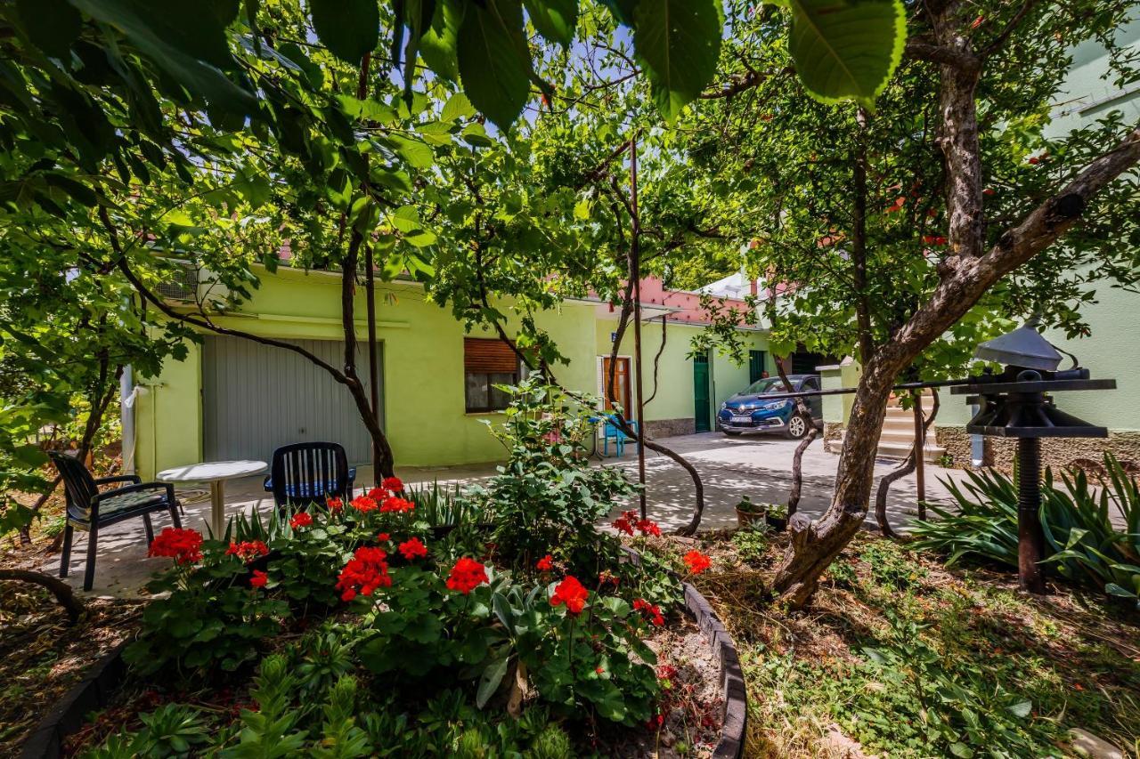 Apartments By The Sea Kastel Stari, Kastela - 14577 Eksteriør bilde