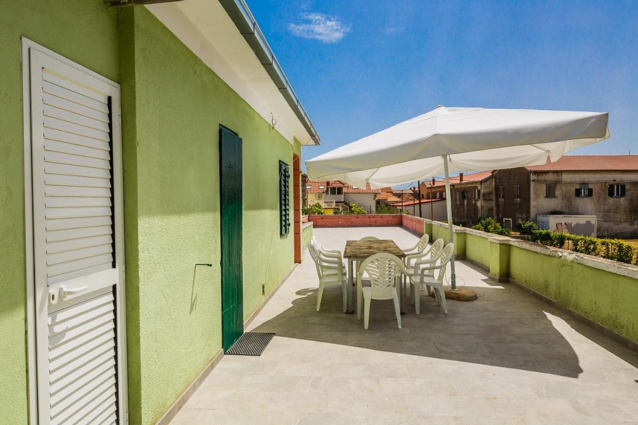 Apartments By The Sea Kastel Stari, Kastela - 14577 Eksteriør bilde